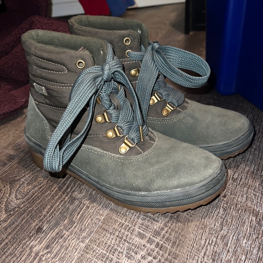 EUC Keds Women's Camp Suede/Nylon Forest Green Waterproof Boots - size 5.5